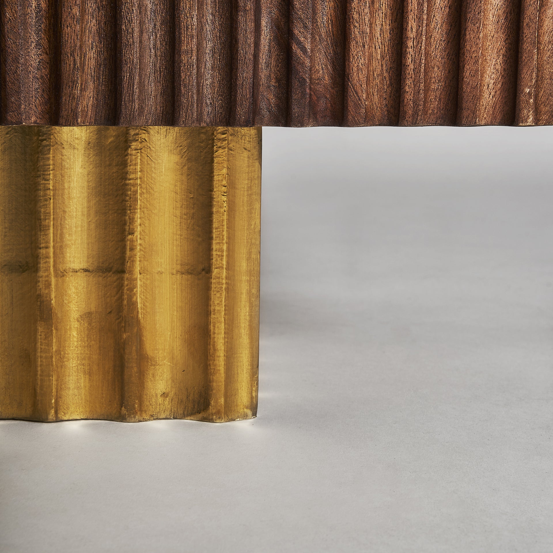 MESIA SIDEBOARD
